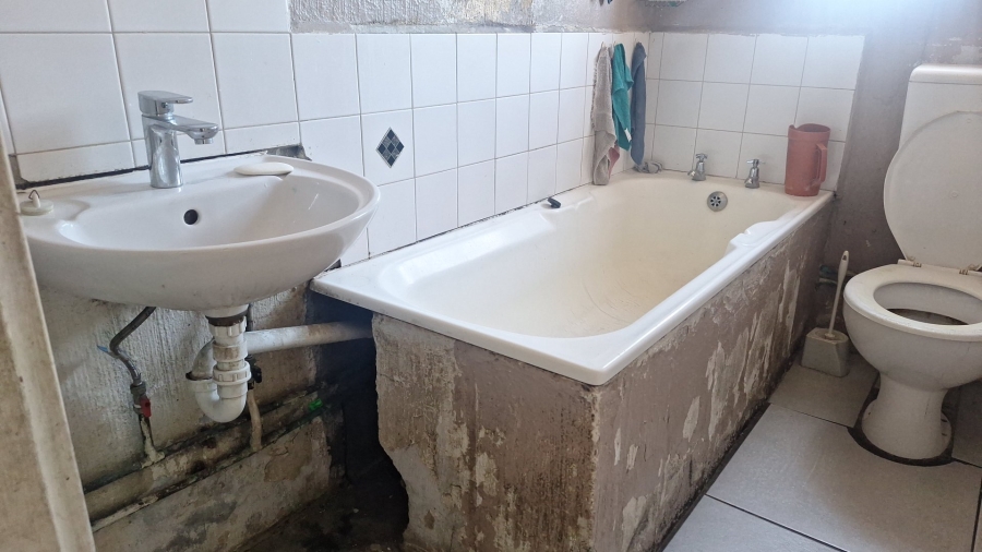 3 Bedroom Property for Sale in Lentegeur Western Cape
